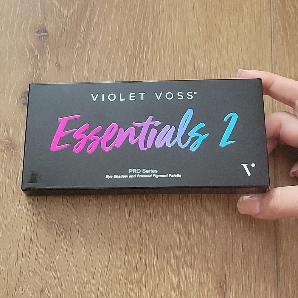 Violet Voss essentials 2 eyeshadow palette